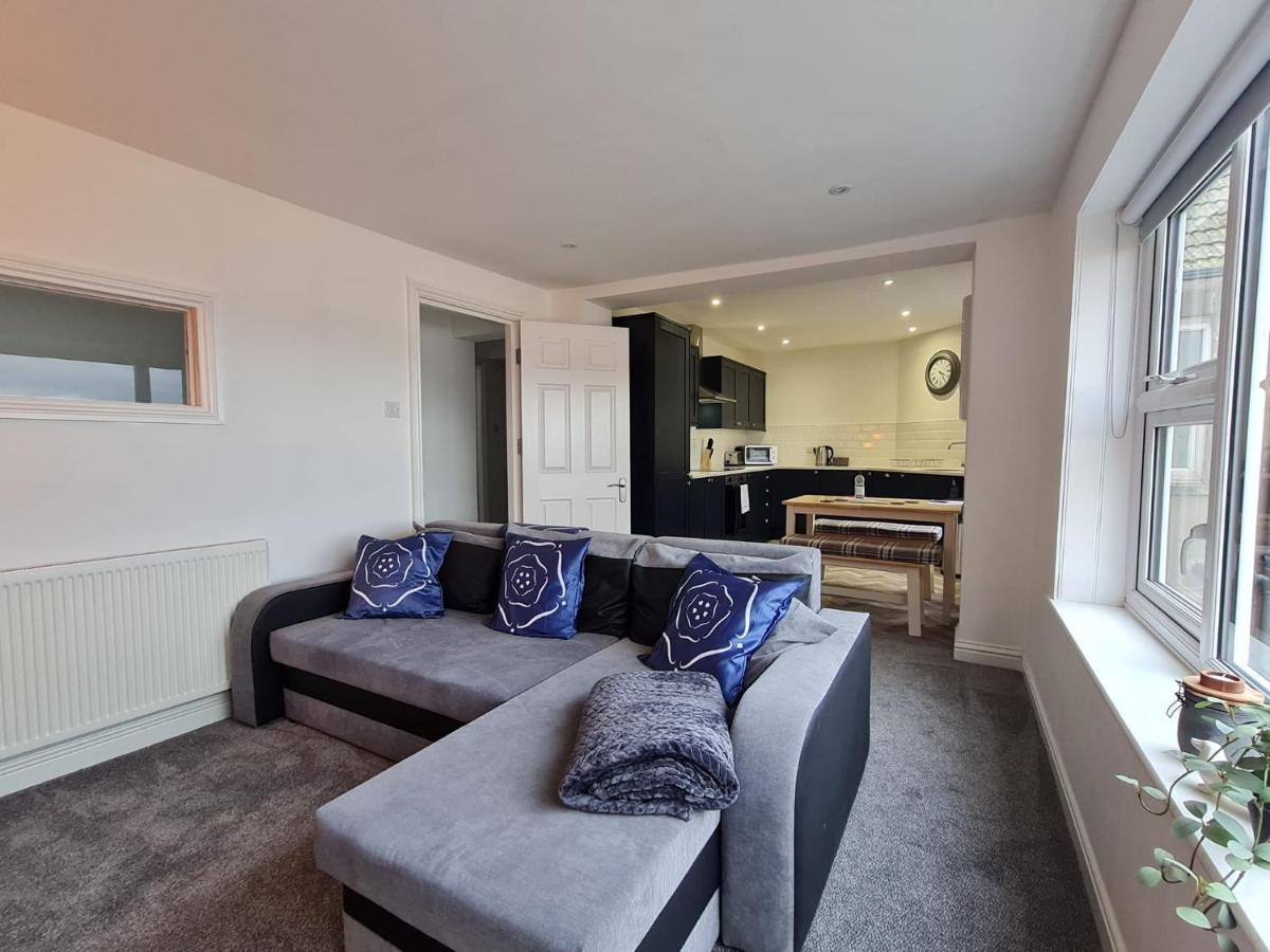 Yorkshire Rose Apartment Scarborough Bagian luar foto